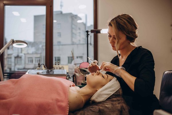 Was sind die Vorteile der Verwendung von Augmented Reality in Marketing und Vertrieb?